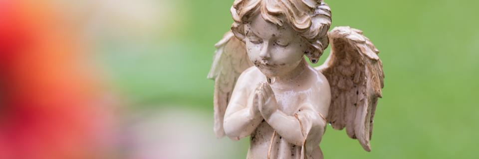 Symbolbild: Betender Engel